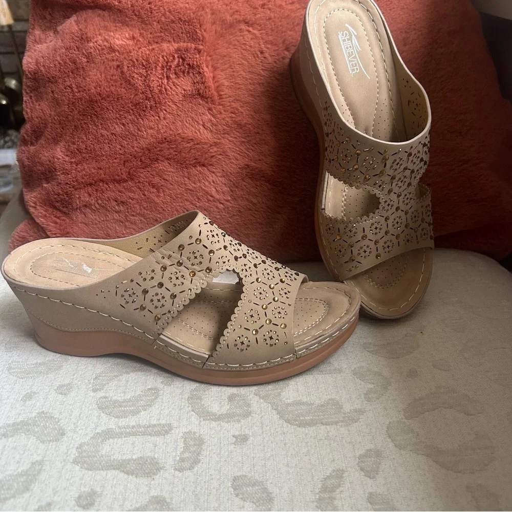 Tan Wedge Sandals size 39, 8.5